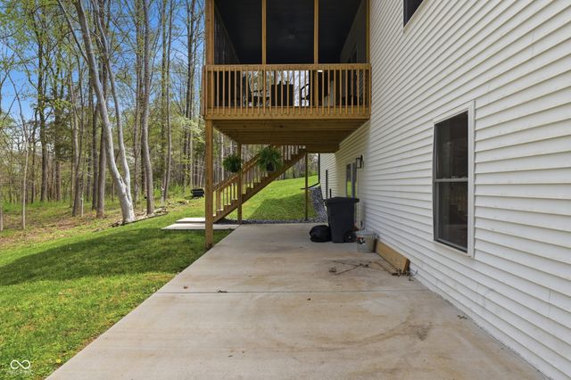 953 S Lantern Lane, Ellettsville, IN 47429