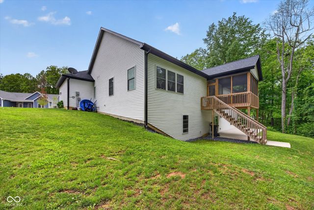 953 S Lantern Lane, Ellettsville, IN 47429