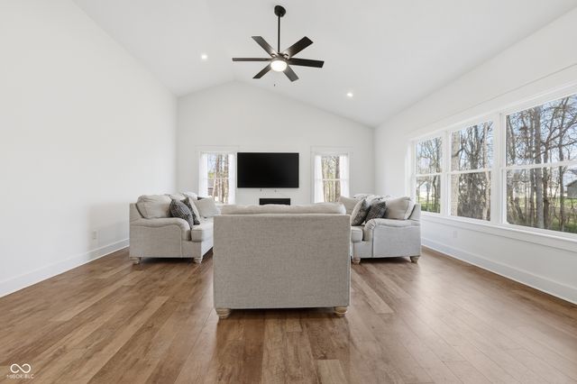 953 S Lantern Lane, Ellettsville, IN 47429