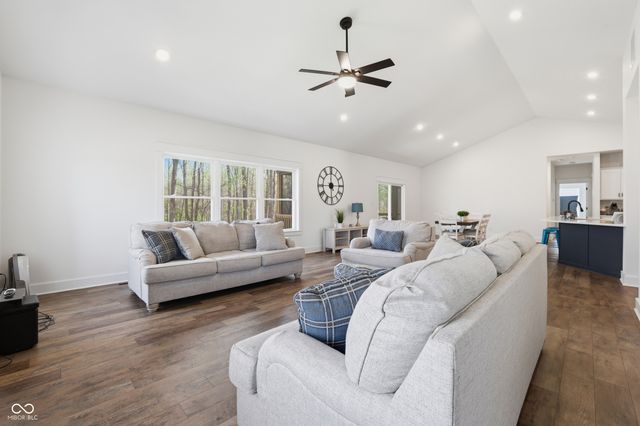 953 S Lantern Lane, Ellettsville, IN 47429