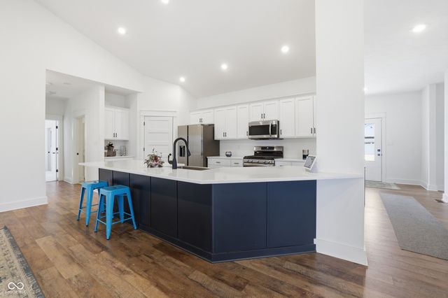 953 S Lantern Lane, Ellettsville, IN 47429