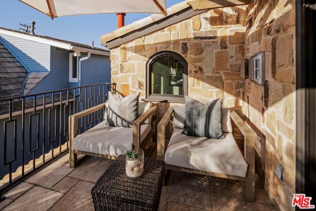 305 Grand Canal 8, Newport Beach, CA 92662