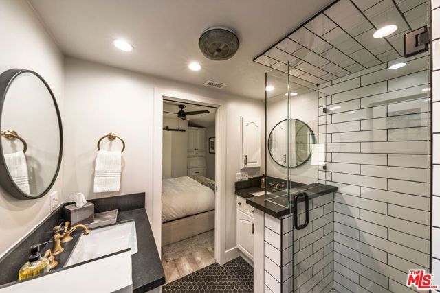 305 Grand Canal 8, Newport Beach, CA 92662