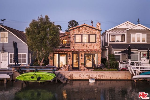 305 Grand Canal 8, Newport Beach, CA 92662