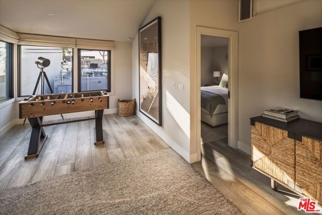 305 Grand Canal 8, Newport Beach, CA 92662