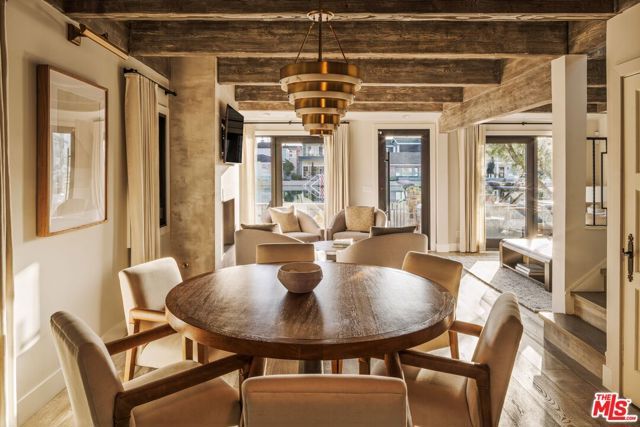 305 Grand Canal 8, Newport Beach, CA 92662