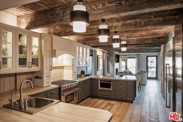 305 Grand Canal 8, Newport Beach, CA 92662
