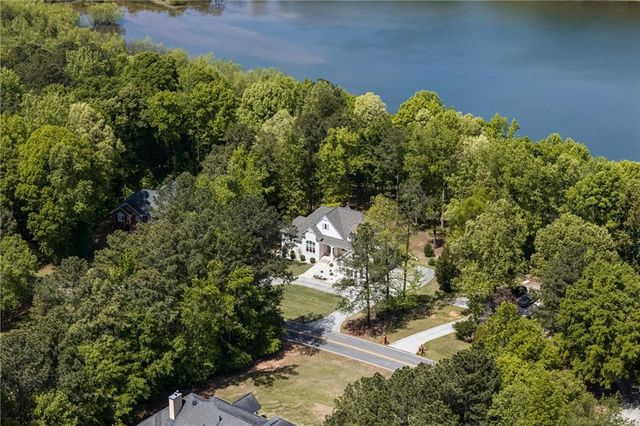 210 Darwish Drive, Mcdonough, GA 30252
