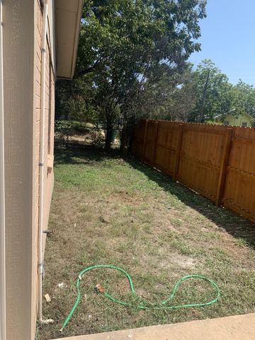 600 howard ST A, Taylor, TX 76574