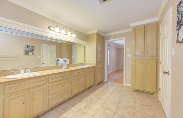 4306 Spellman Road, Houston, TX 77035