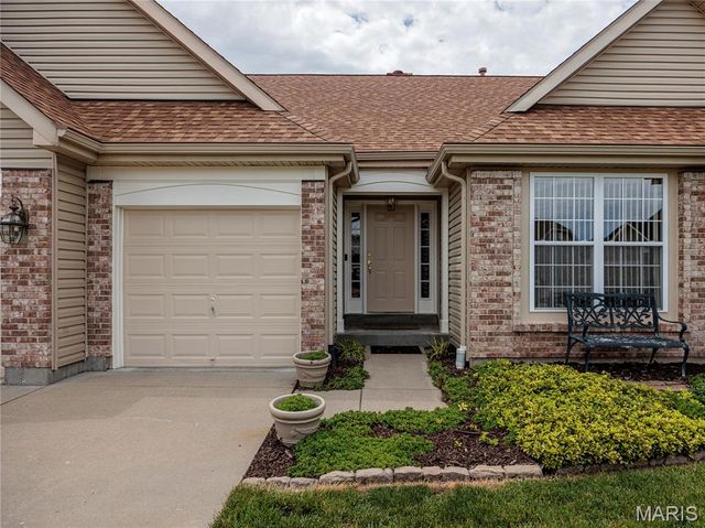 10 MERAMEC BLUFFS Court, Eureka, MO 63025