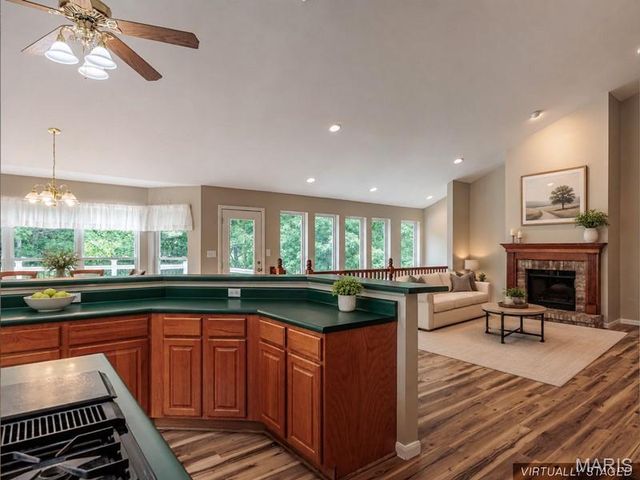 10 MERAMEC BLUFFS Court, Eureka, MO 63025