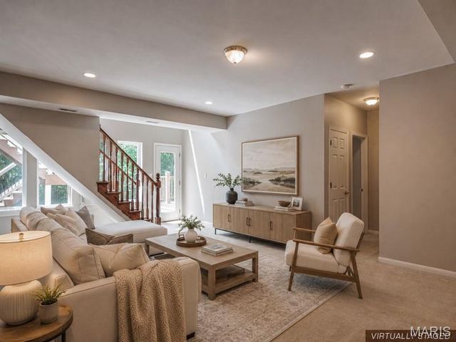 10 MERAMEC BLUFFS Court, Eureka, MO 63025