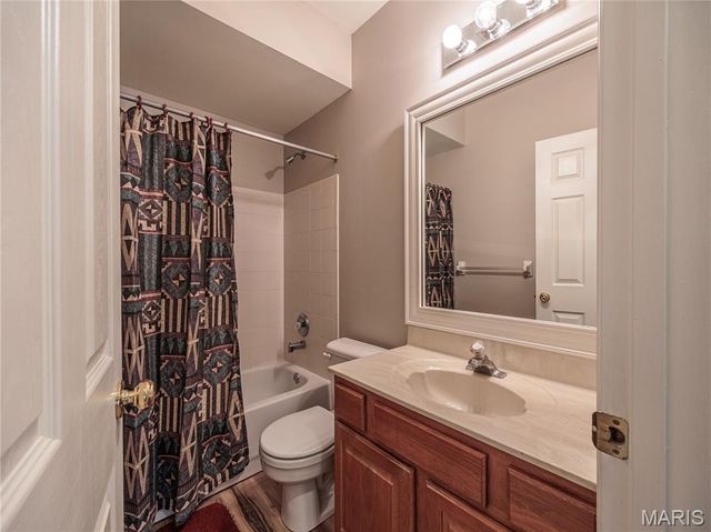 10 MERAMEC BLUFFS Court, Eureka, MO 63025