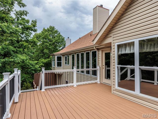 10 MERAMEC BLUFFS Court, Eureka, MO 63025