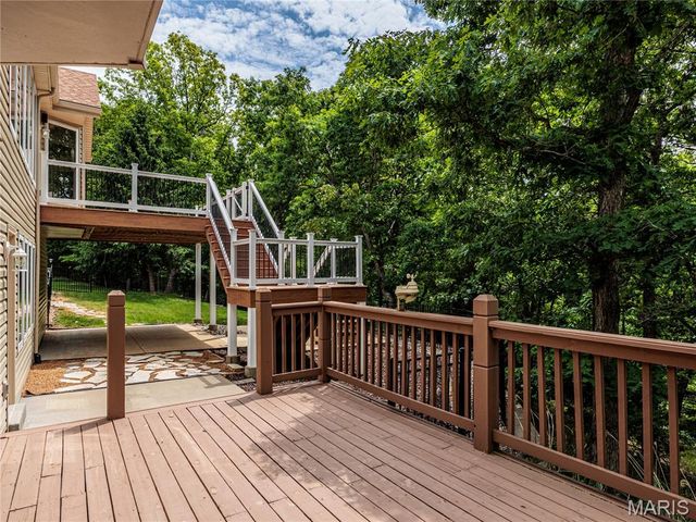 10 MERAMEC BLUFFS Court, Eureka, MO 63025
