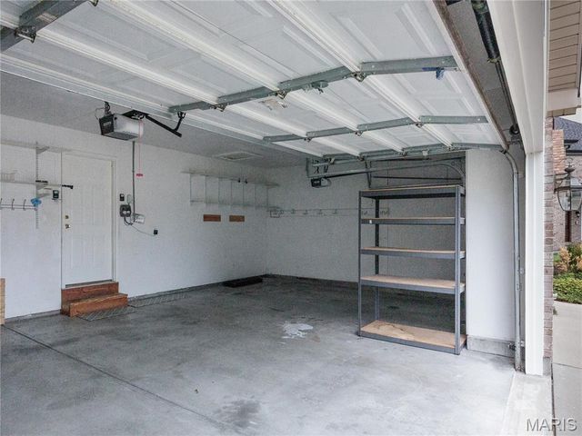 10 MERAMEC BLUFFS Court, Eureka, MO 63025