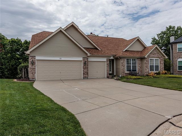 10 MERAMEC BLUFFS Court, Eureka, MO 63025