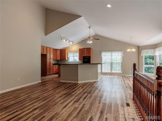 10 MERAMEC BLUFFS Court, Eureka, MO 63025