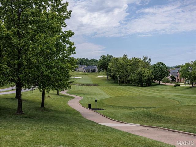10 MERAMEC BLUFFS Court, Eureka, MO 63025