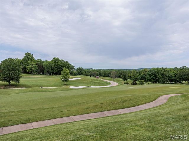 10 MERAMEC BLUFFS Court, Eureka, MO 63025