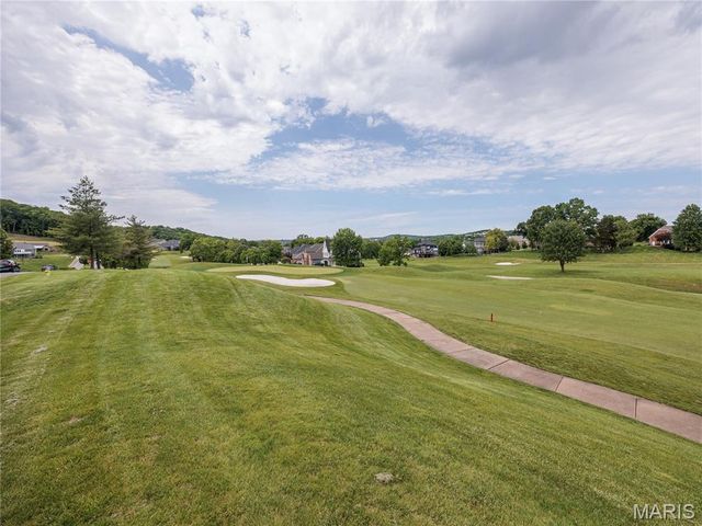 10 MERAMEC BLUFFS Court, Eureka, MO 63025
