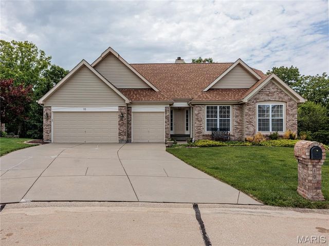 10 MERAMEC BLUFFS Court, Eureka, MO 63025