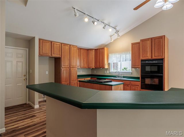 10 MERAMEC BLUFFS Court, Eureka, MO 63025