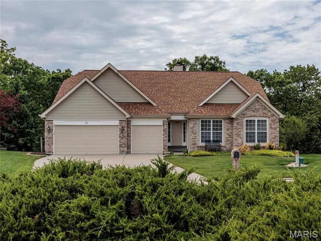 10 MERAMEC BLUFFS Court, Eureka, MO 63025