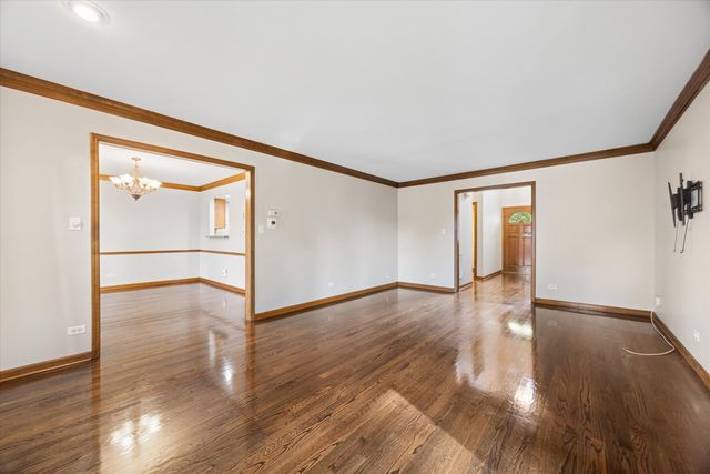 5711 Foxgate Lane, Hinsdale, IL 60521