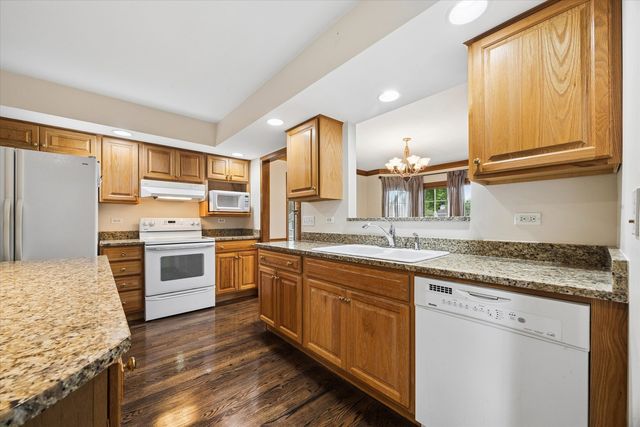 5711 Foxgate Lane, Hinsdale, IL 60521