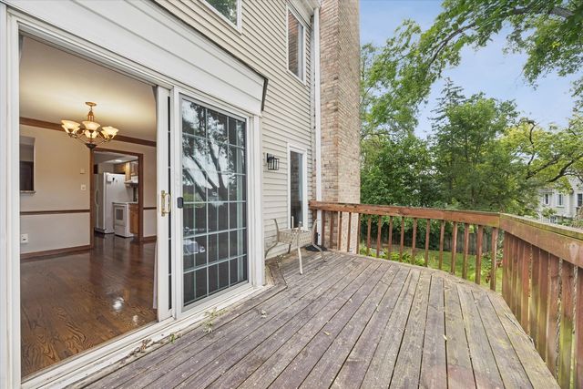 5711 Foxgate Lane, Hinsdale, IL 60521