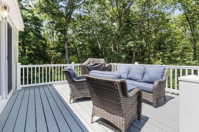 199 Ash St, Hopkinton, MA 01748
