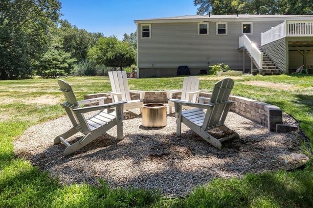 199 Ash St, Hopkinton, MA 01748