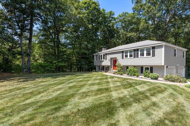 199 Ash St, Hopkinton, MA 01748