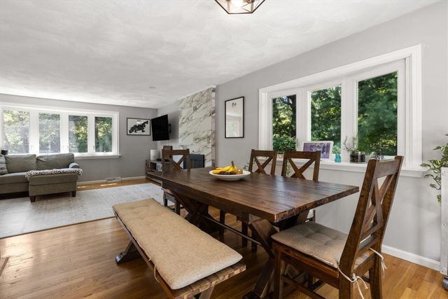 199 Ash St, Hopkinton, MA 01748