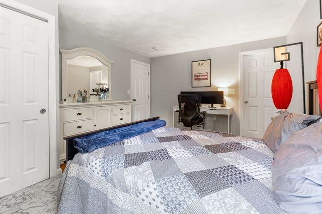 199 Ash St, Hopkinton, MA 01748