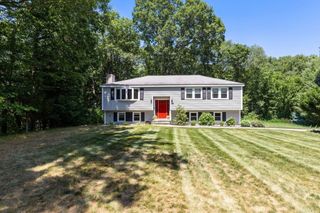 199 Ash St, Hopkinton, MA 01748