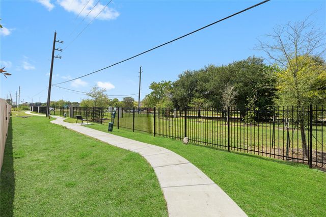 8119 Danson Lane, Pearland, TX 77584