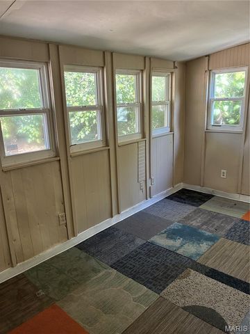 153 Connolly Drive, Hazelwood, MO 63135