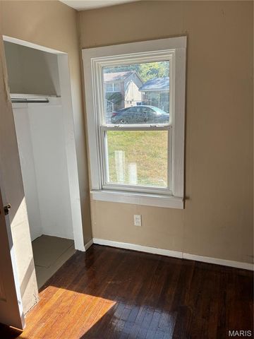 153 Connolly Drive, Hazelwood, MO 63135