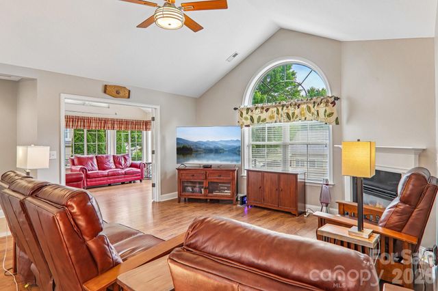 174 Summerfield Place, Flat Rock, NC 28731