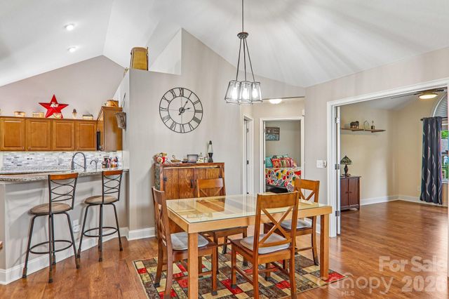 174 Summerfield Place, Flat Rock, NC 28731