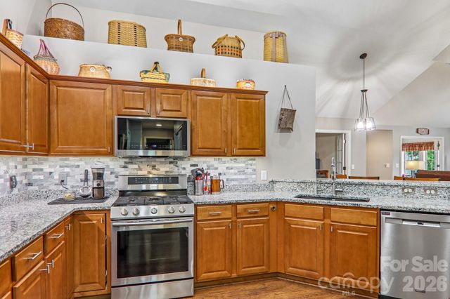 174 Summerfield Place, Flat Rock, NC 28731