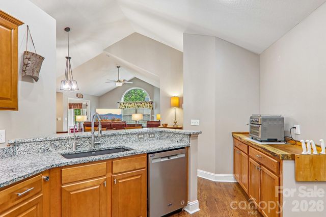174 Summerfield Place, Flat Rock, NC 28731