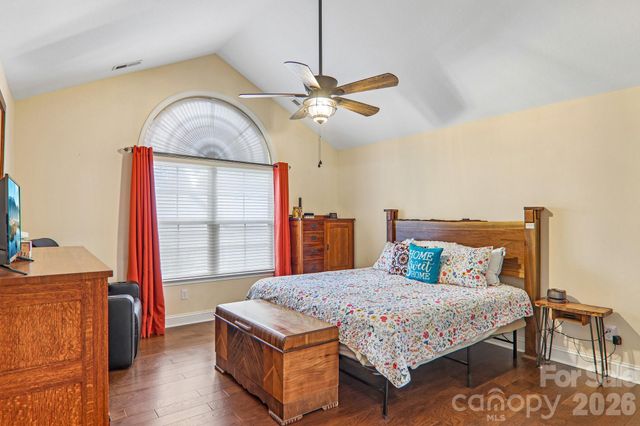174 Summerfield Place, Flat Rock, NC 28731