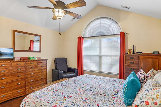 174 Summerfield Place, Flat Rock, NC 28731