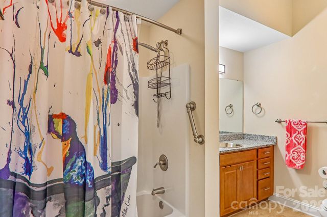 174 Summerfield Place, Flat Rock, NC 28731