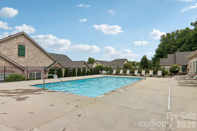 174 Summerfield Place, Flat Rock, NC 28731