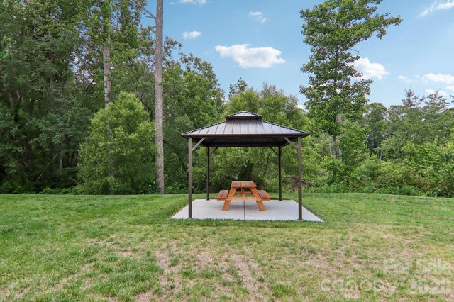 174 Summerfield Place, Flat Rock, NC 28731